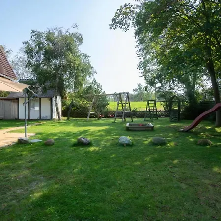 Reetgedecktes 50 Metern Von Der Ostsee * Dierhagen
